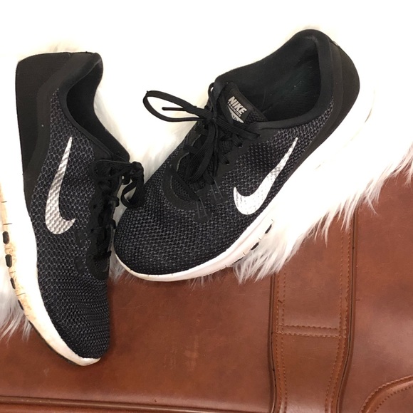 Nike Training Flex TR 7 Black w/ silver detail Size Women’s 7.5 Wide - Picture 6 of 6